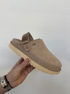 UGG Goldenstar Clog Sand Damen