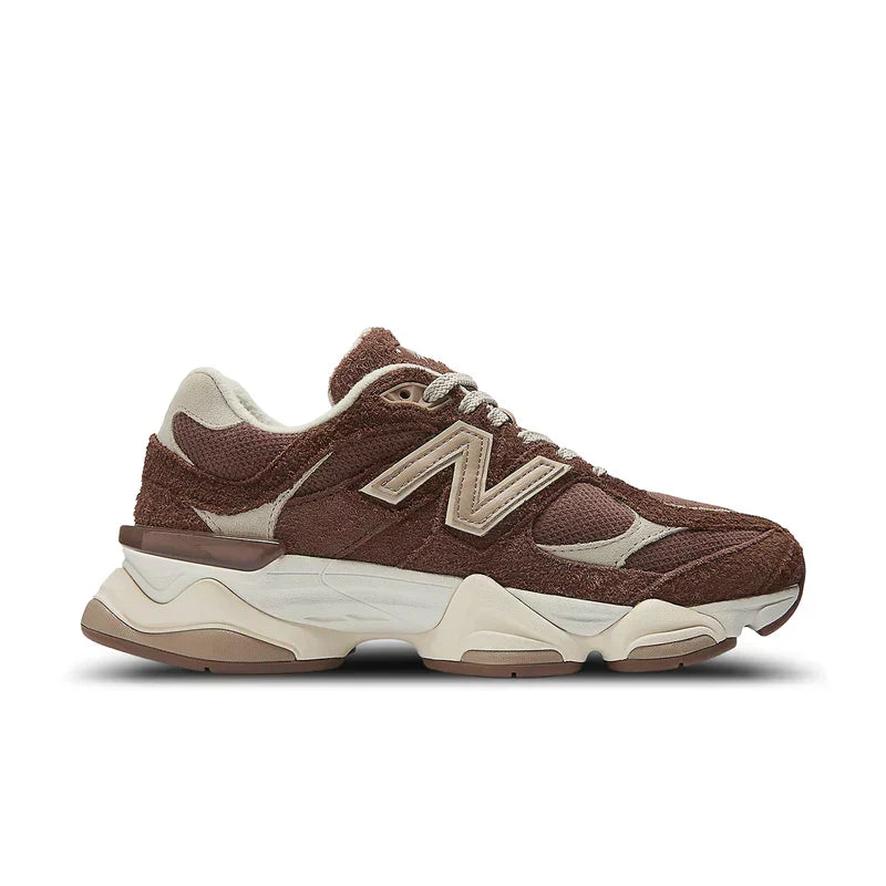 New Balance 9060 Timberwolf Sneakers in Raincloud Farbe