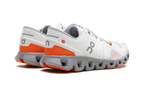 On Running Cloud X 3 in modernem Design für anspruchsvolle Workouts. 3