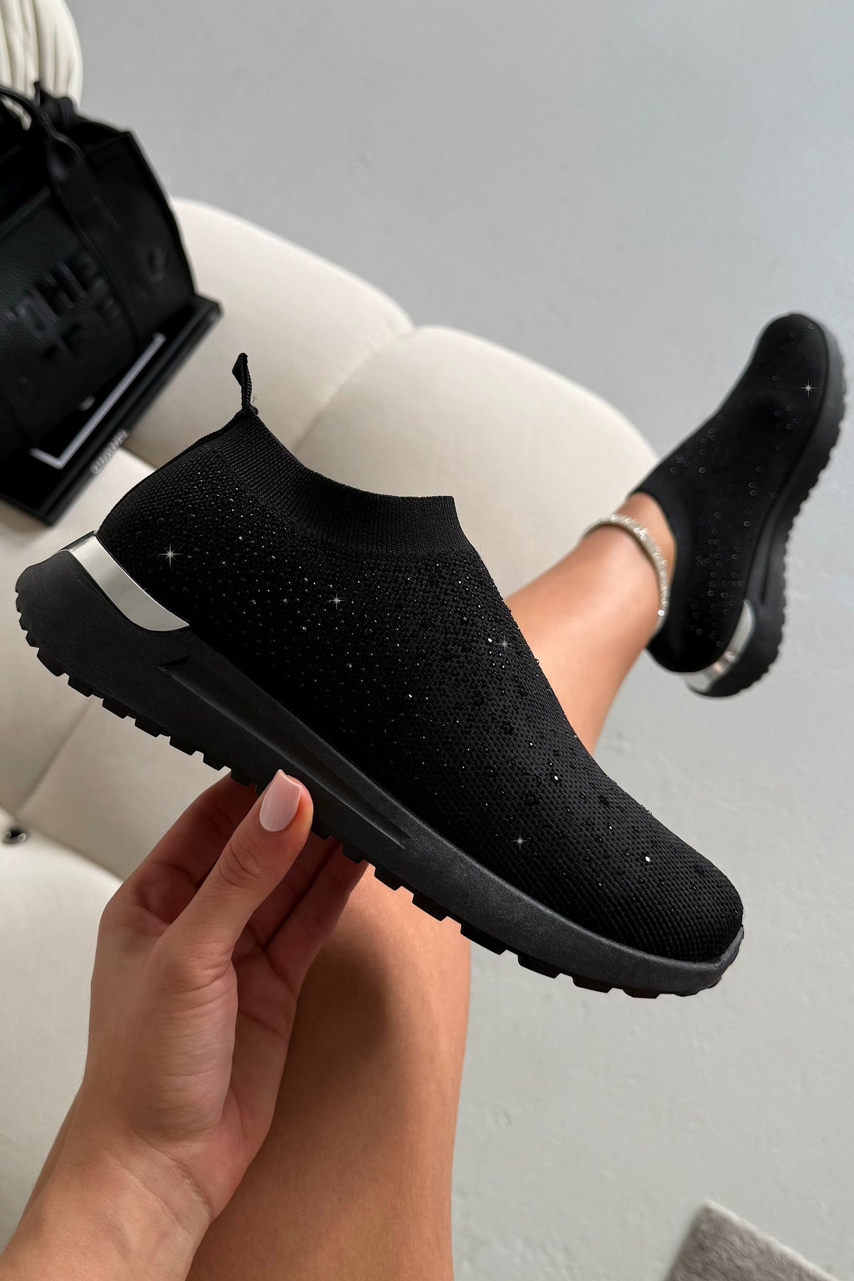 Slip-On Trainer Schwarz mit Glitzerdetails