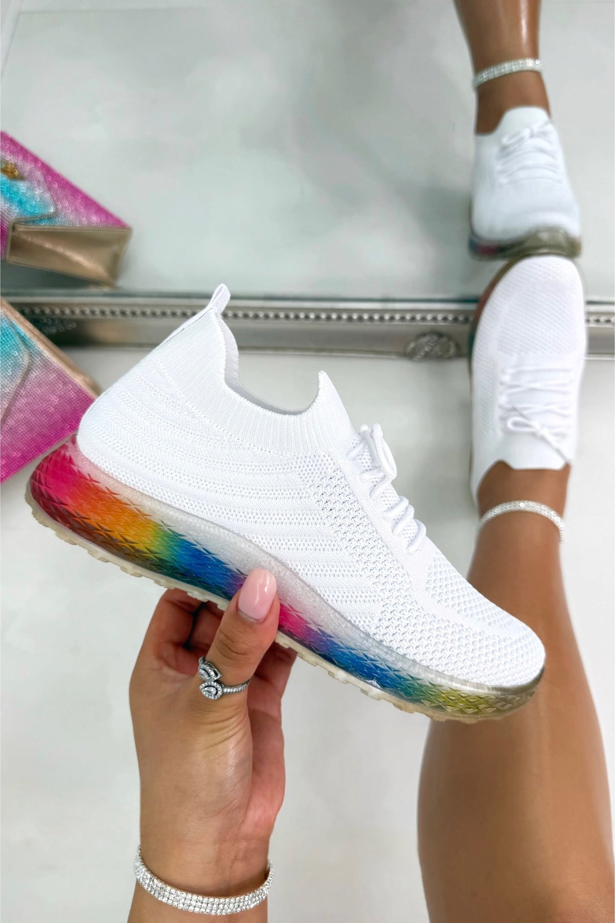 Sneaker mit Neon-Akzenten in Weiß 2