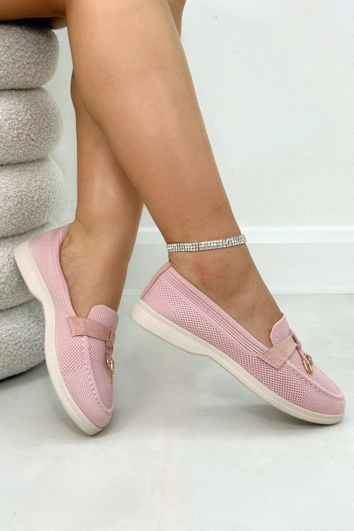 Glitzernde Slip-On Loafer in Pink für Damen. 2