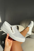 Elegante Kristall-Slipper in Weiß