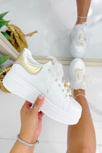 Elegante Sneaker mit Perlen und Charms in Weiß 5