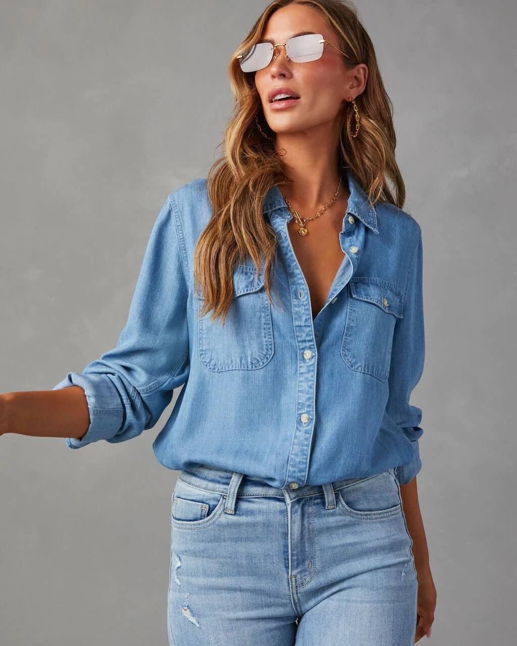 Bequemes lässiges Denim Hemd für Frauen in Blau. 5