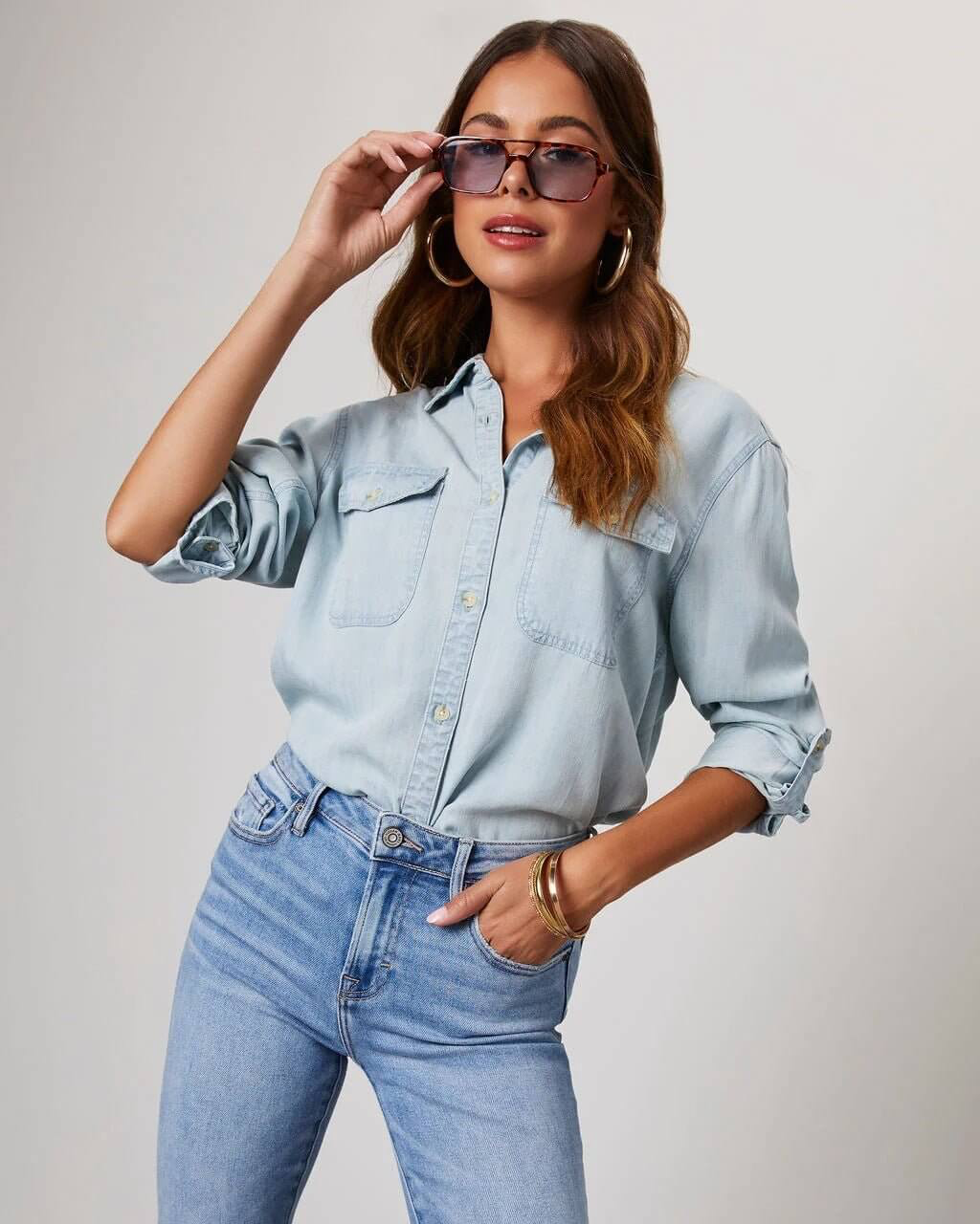 Bequemes lässiges Denim Hemd für Frauen in Blau. 6