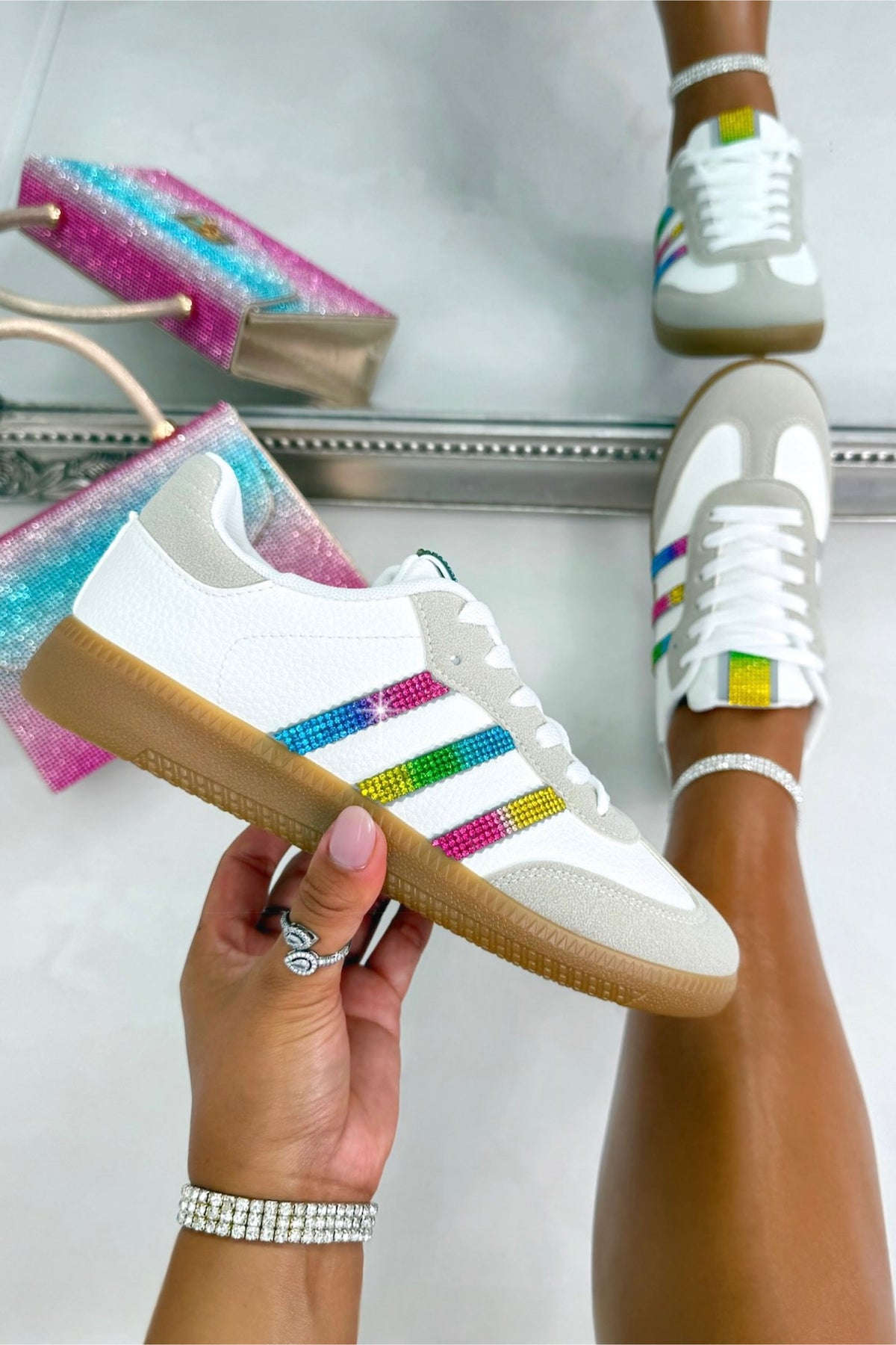 Turnschuhe Weiß mit Kristalldetails 2