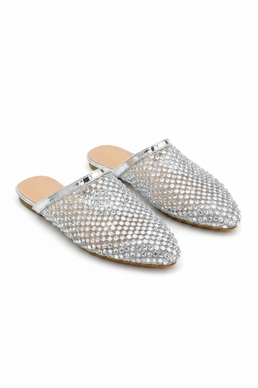 Glitzernde Prism Glow Mule Sliders in Silber mit kristallverzierter Mesh-Oberfläche. 3