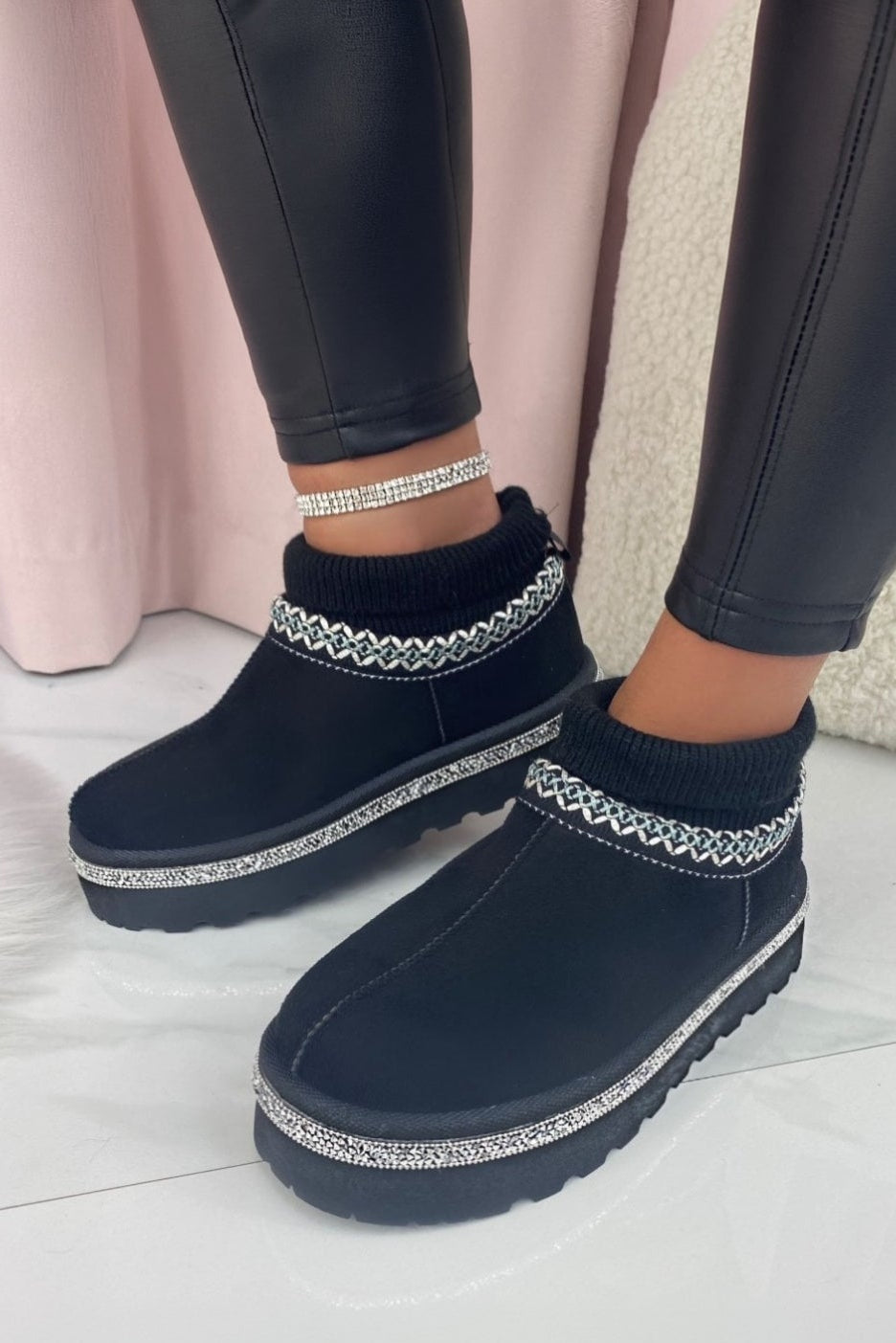 Glitzernde Stretch Sock Warmer Mini Snugg Boots in Schwarz 4