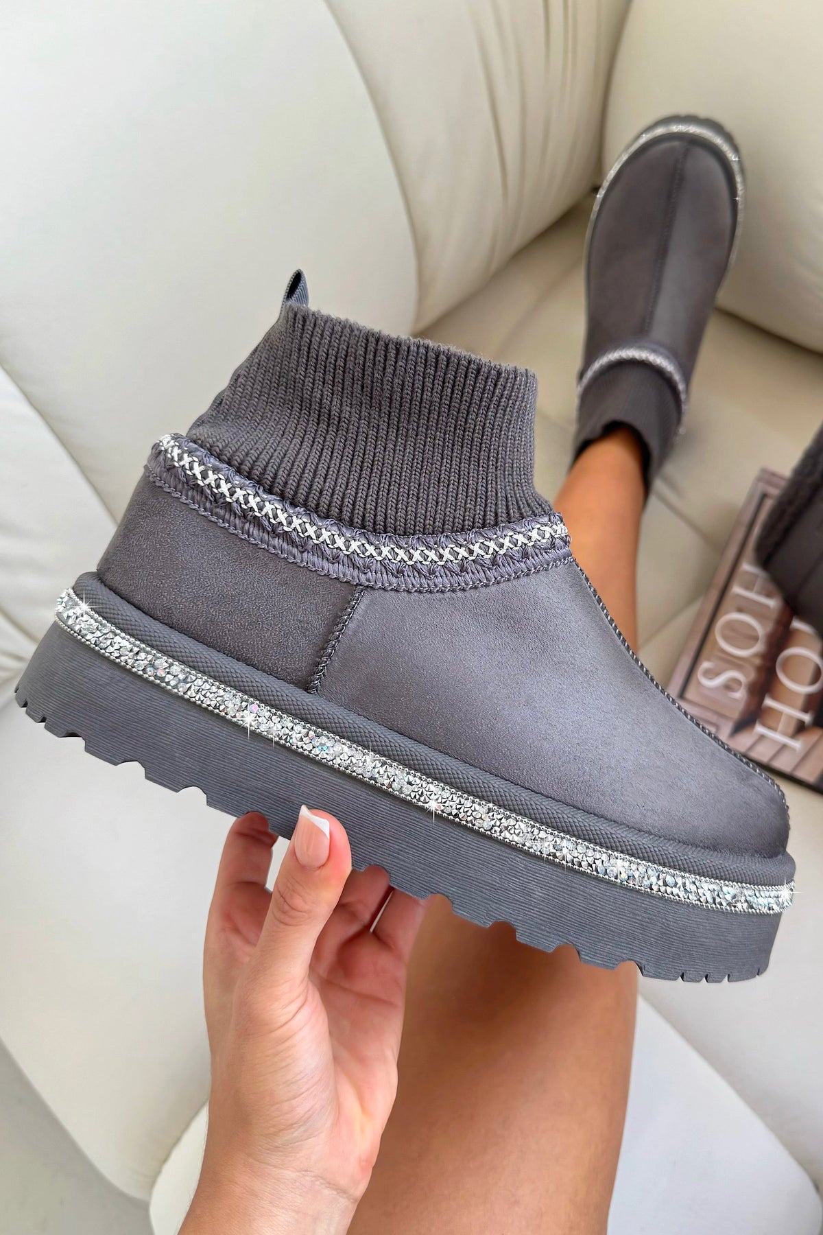 Glitzernde Stretch Sock Warmer Mini Snugg Slipper Boots in Grau