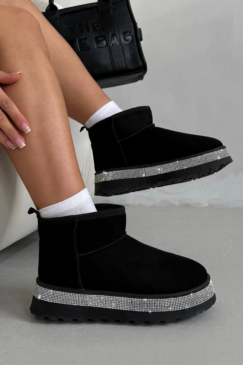Kristall Diamantkante Gemütliche Mini Stiefel in Schwarz