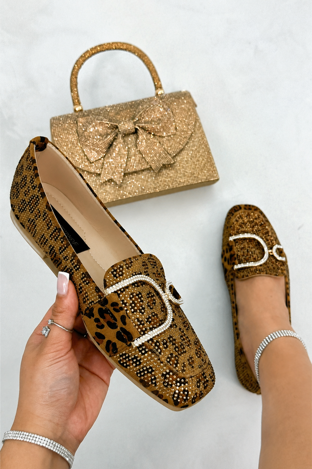 Kristall Imperiale Wildleder Slipper mit glitzernden Akzenten