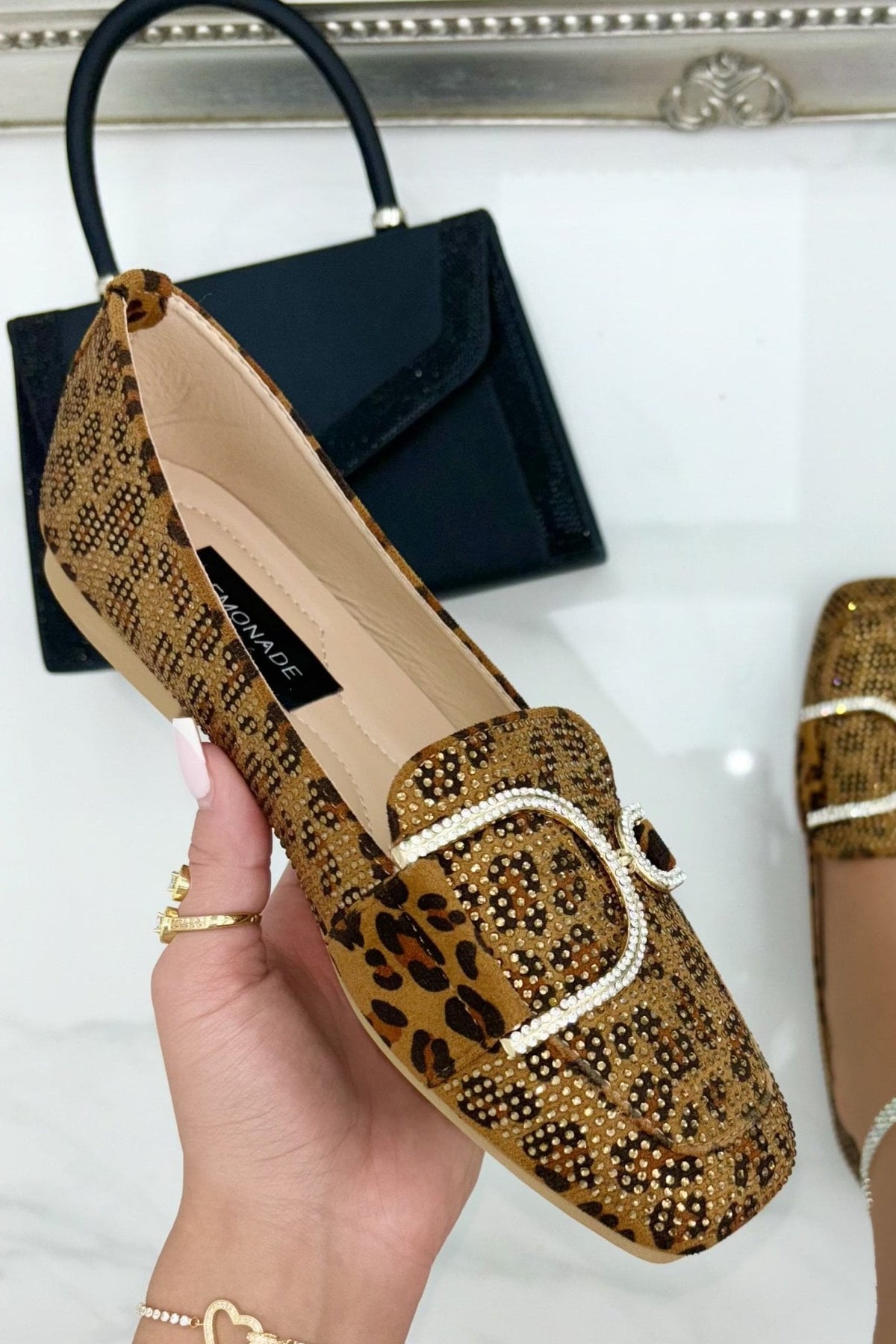 Kristall Imperiale Wildleder Slipper mit glitzernden Akzenten 2