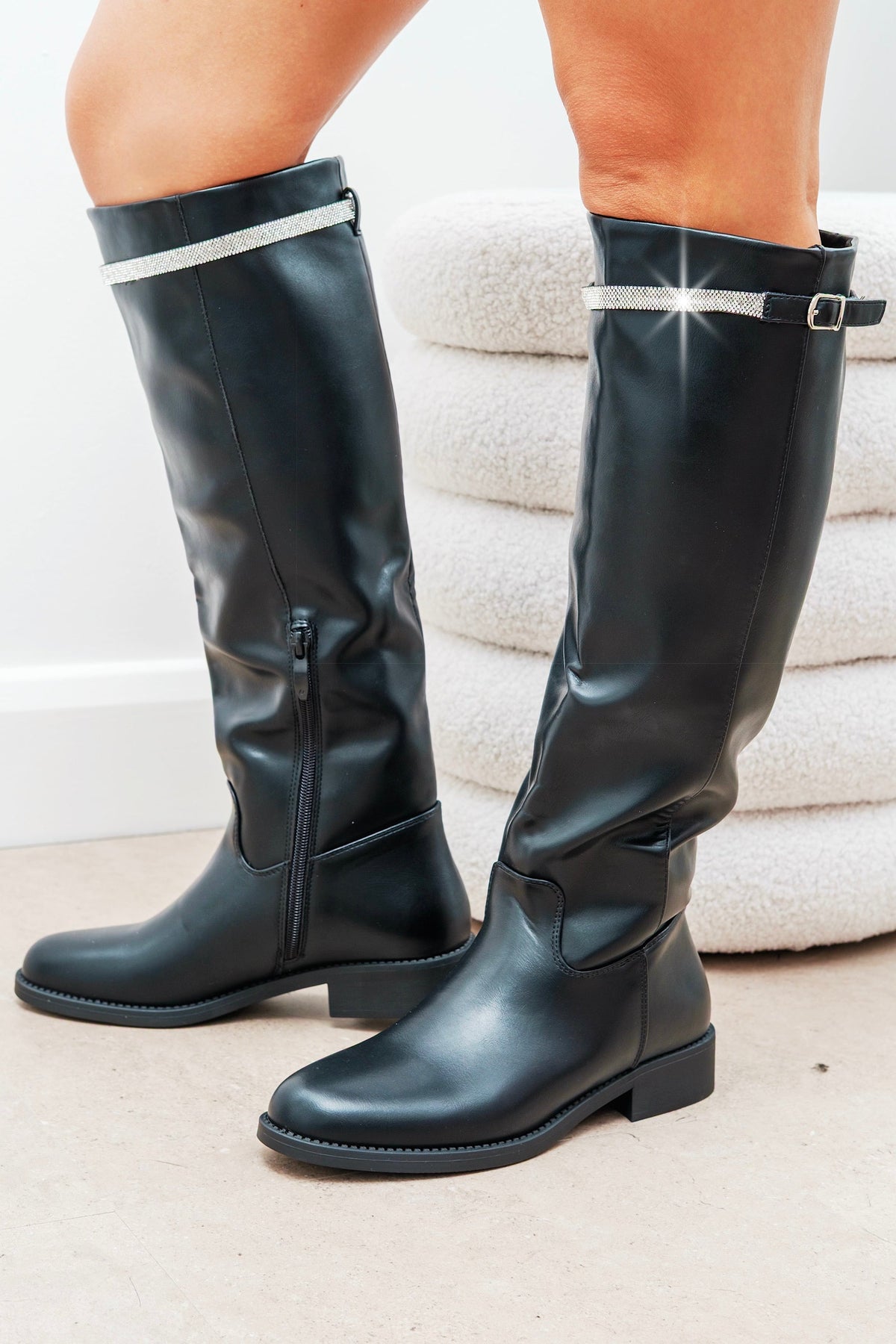 Elegante schwarze Kristall Reign Reiter Stiefel mit Glitzerbesatz. 3