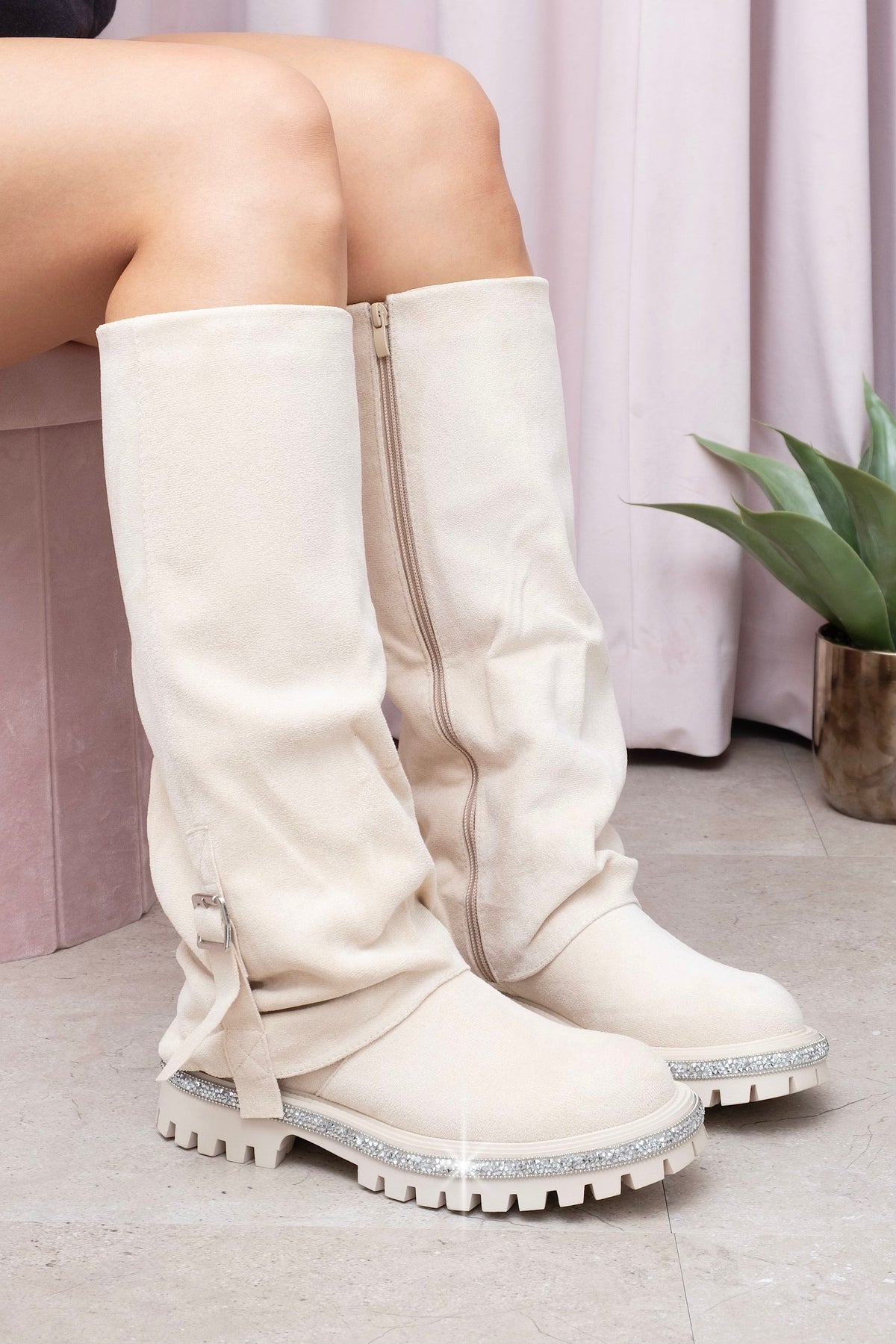 Kristallbesatz Wild Obsession Knöchelhohe Stiefel in Nude 2