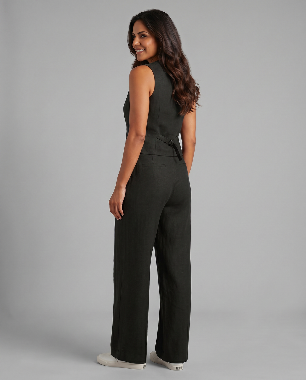 Elegantes Leinen Co-Ord Set für Frauen mit Weste und weit geschnittenen Hosen. 14