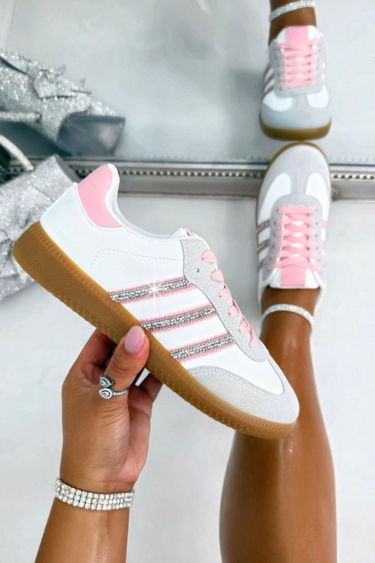 Sneaker Pink mit Kristallstreifen, modisch und elegant 2