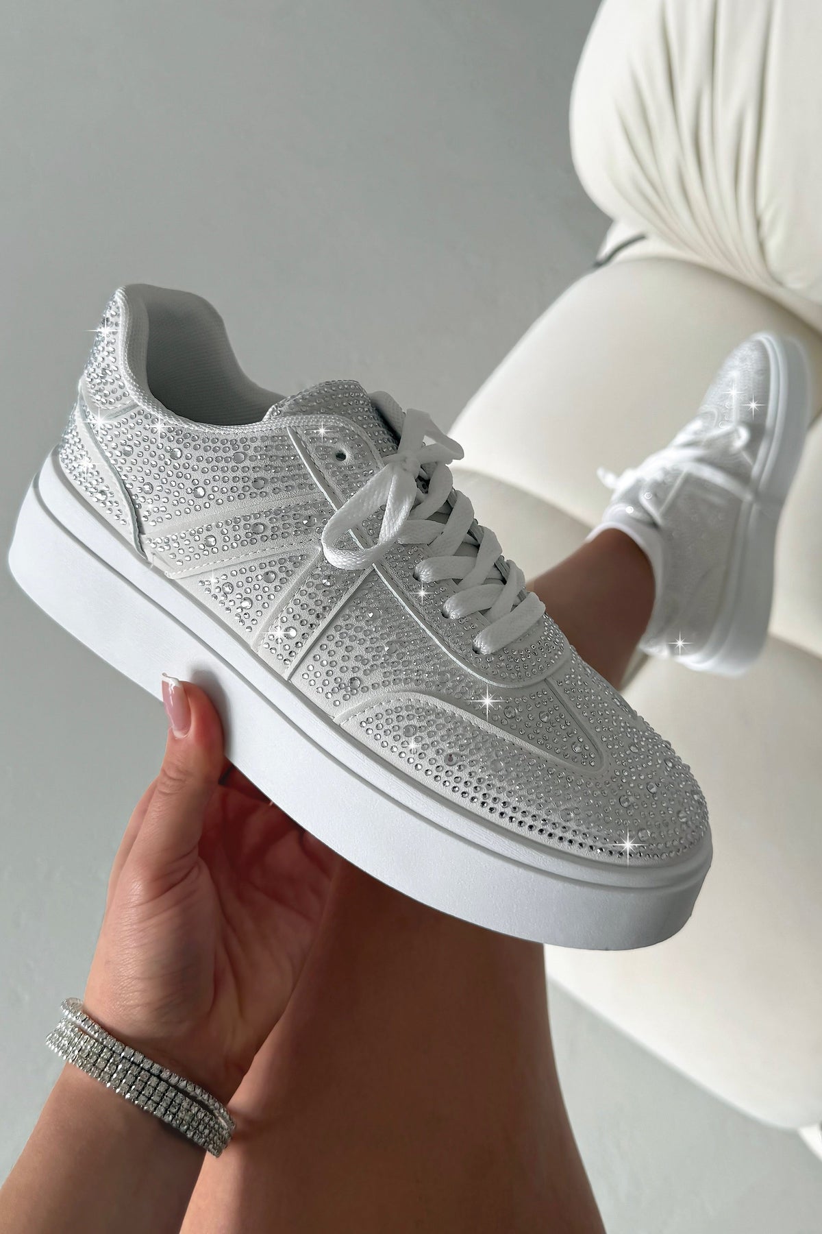 Sneaker Weiß mit Strassdetails