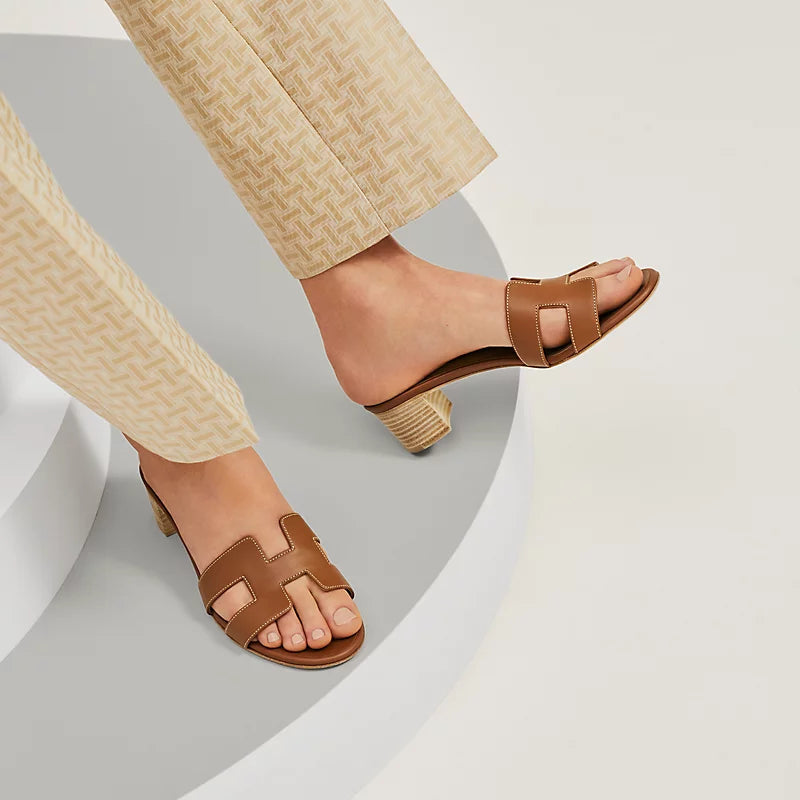 Solea Sandalen in Schwarz, Weiß, Braun — Main Image